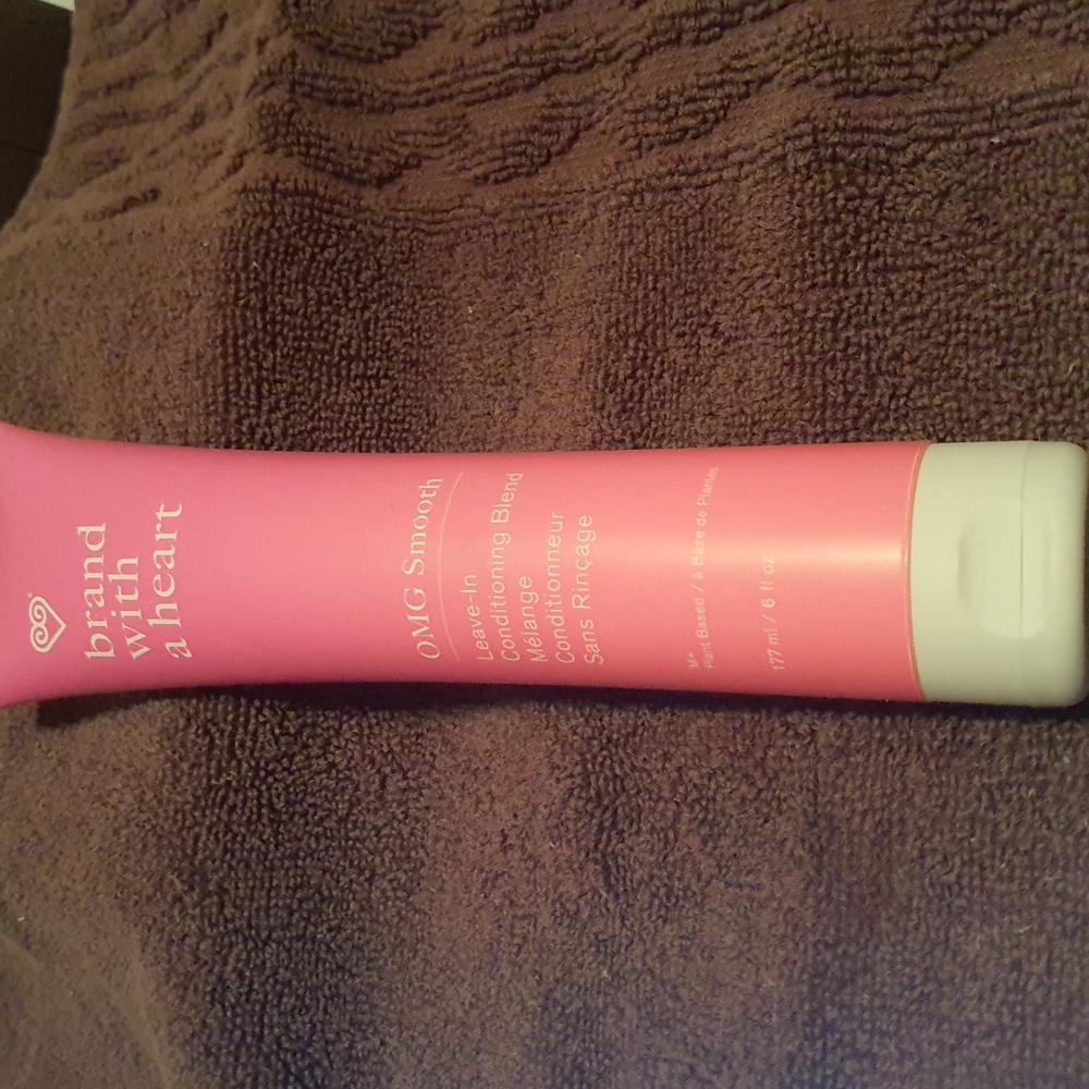 Brand with a ❤️ OMG Smooth Leave-in Conditioning Blend